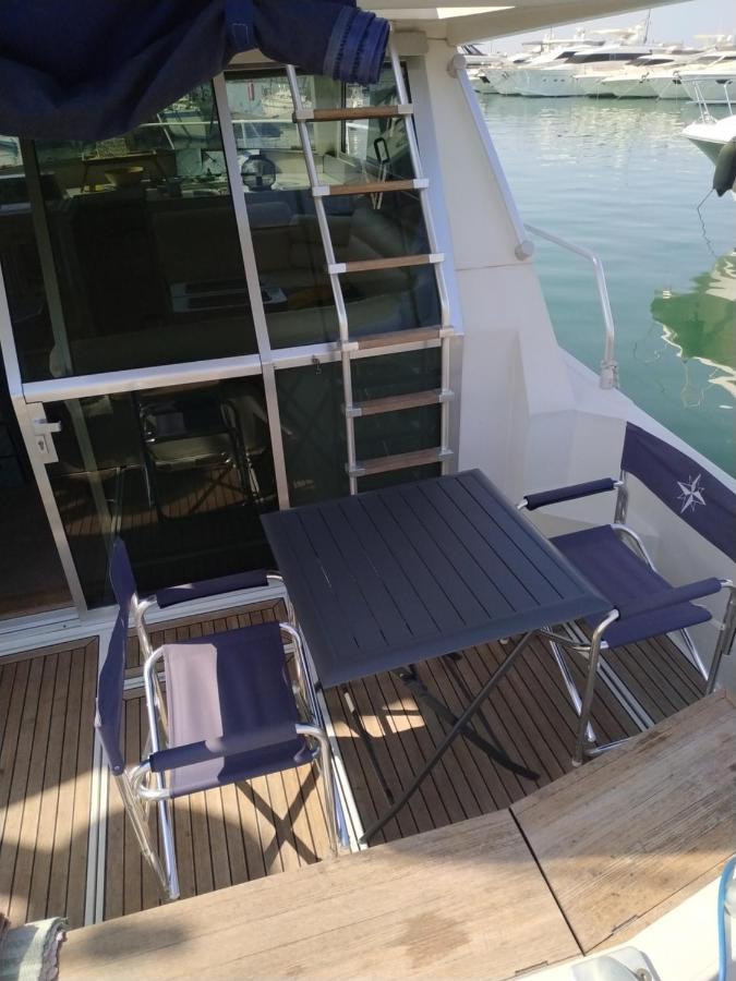 Ferretti 36 ' Bateau A Quai Vieux-Port Cannes Festival La Croisette Экстерьер фото
