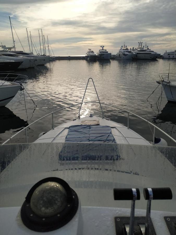 Ferretti 36 ' Bateau A Quai Vieux-Port Cannes Festival La Croisette Экстерьер фото