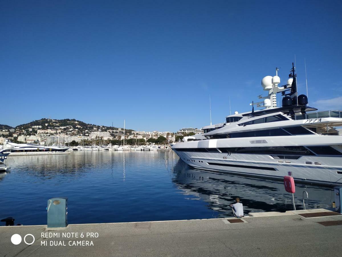 Ferretti 36 ' Bateau A Quai Vieux-Port Cannes Festival La Croisette Экстерьер фото
