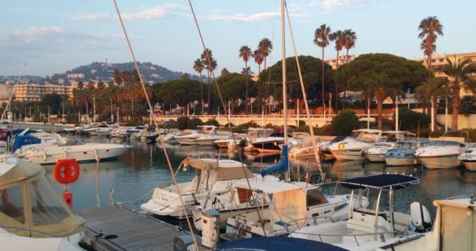 Ferretti 36 ' Bateau A Quai Vieux-Port Cannes Festival La Croisette Экстерьер фото