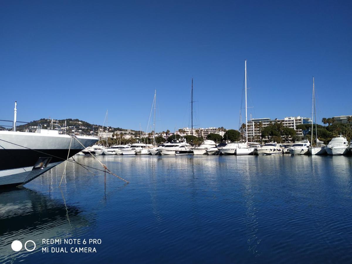 Ferretti 36 ' Bateau A Quai Vieux-Port Cannes Festival La Croisette Экстерьер фото